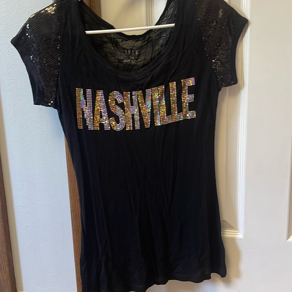 Women’s black Nashville sequin t shirt
Size medium
New without tags, never worn
